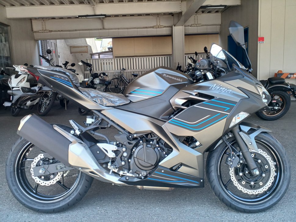 Ninja400 グレー 2025 (1)